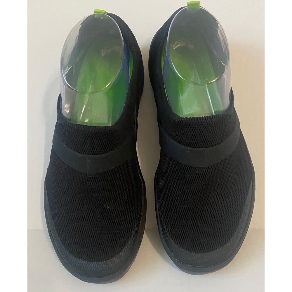OOFOS OOmg  EEZEE Low Black Mesh Recovery Comfort shoe. 
Slip On Womens 9 EU 40